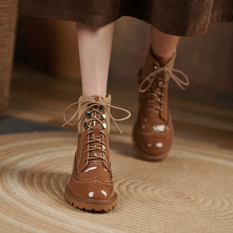 Harga Sepatu Bot Pergelangan Kaki Berenda Wanita Musim Gugur Musim Dingin 2021 Sepatu Kasual Wanita Baru Modis Hak Tinggi Kulit Asli