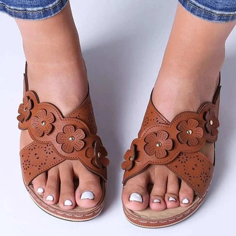 Шлепанцы женские пляжные на платформе сланцы Цветочная обувь танкетке