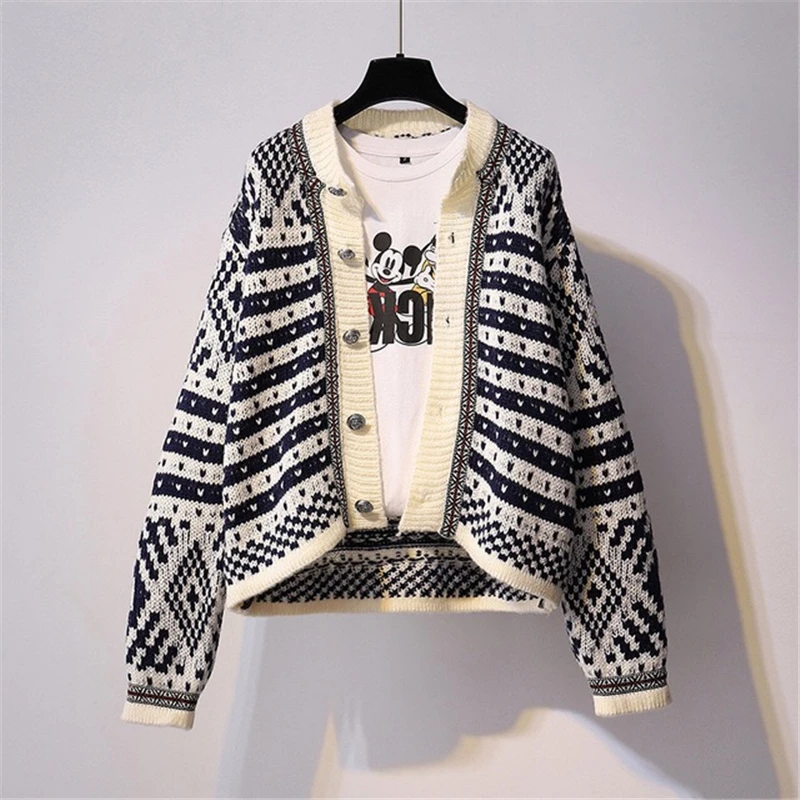 

Black And White Striped Button Knitted Sweater Women Retro O-Neck Knit Cardigan 2020 New Knitting Outwear Ladies Korean Knitwear
