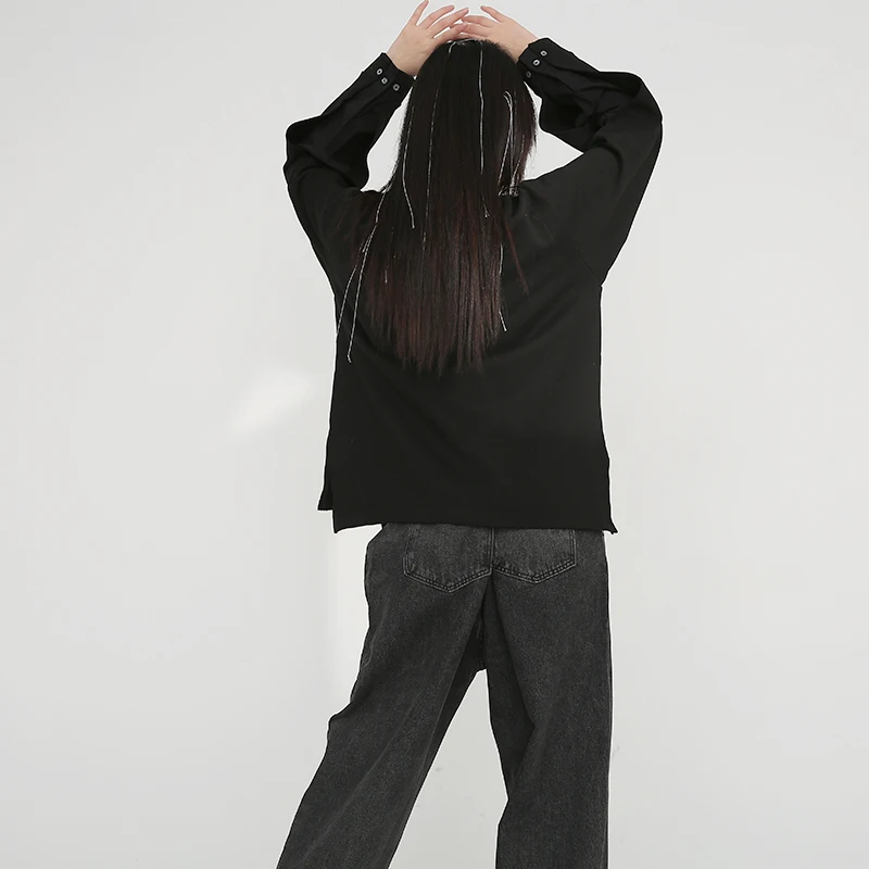 

[EAM] Black Oversized Cuff Spliced Sweatshirt New Round Neck Long Sleeve Women Big Size Fashion Spring Autumn 2021 1DD032701