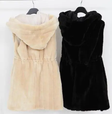 Меховой женский жилет из искусственного меха зима 2022 |