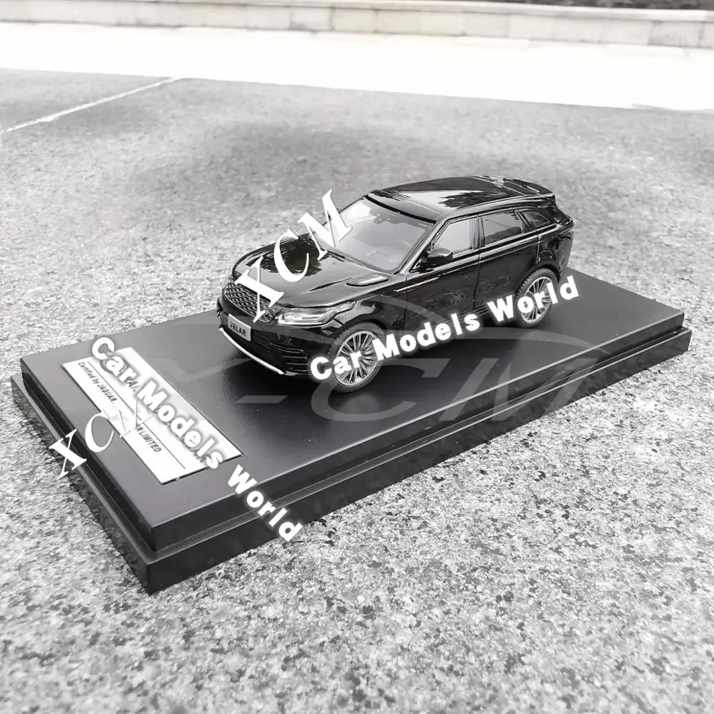 Модель литая автомобиля для моделей LCD Velar 1:64 (черный) + небольшой