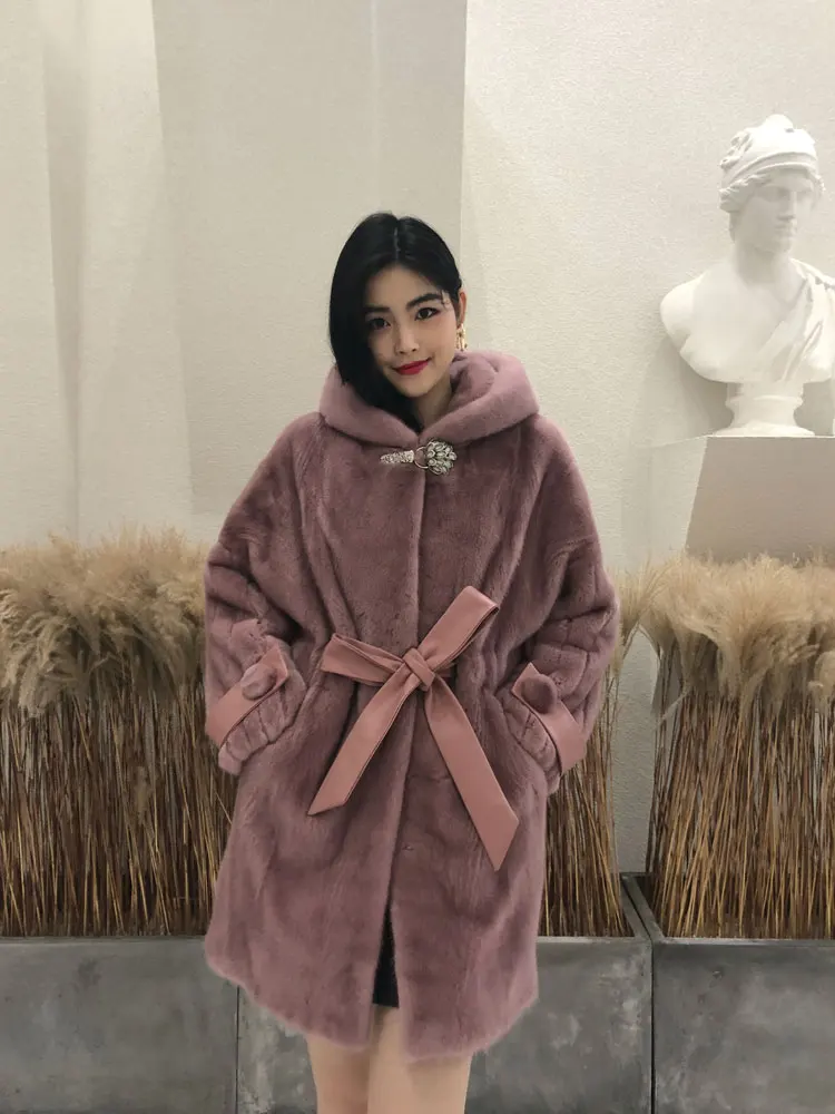 

Plus size 2019 winter new real fur coat women Nobel long bat sleeve imported velvet mother fur coat whole mink fur coat YL045