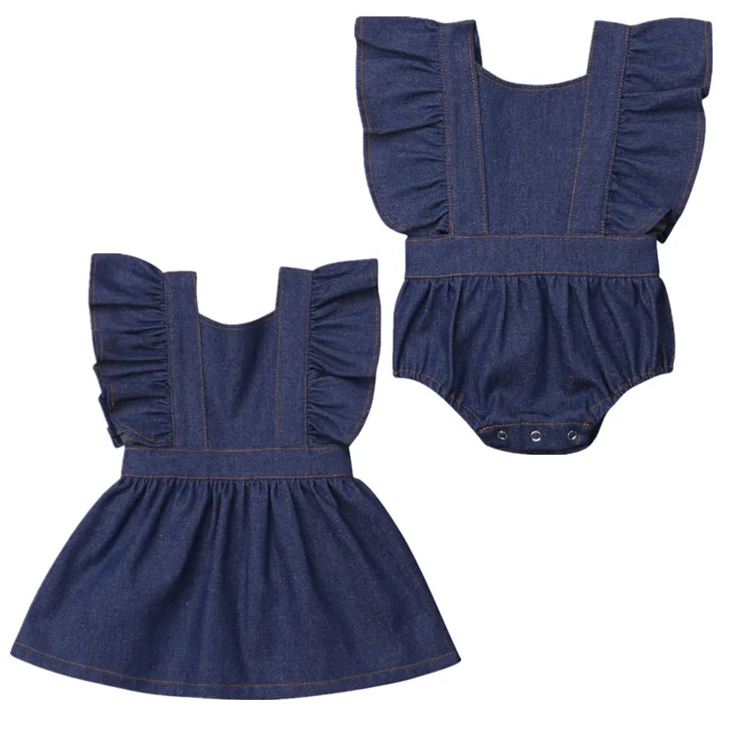 В наличии в Великобритании джинсовый комбинезон с оборками для маленьких