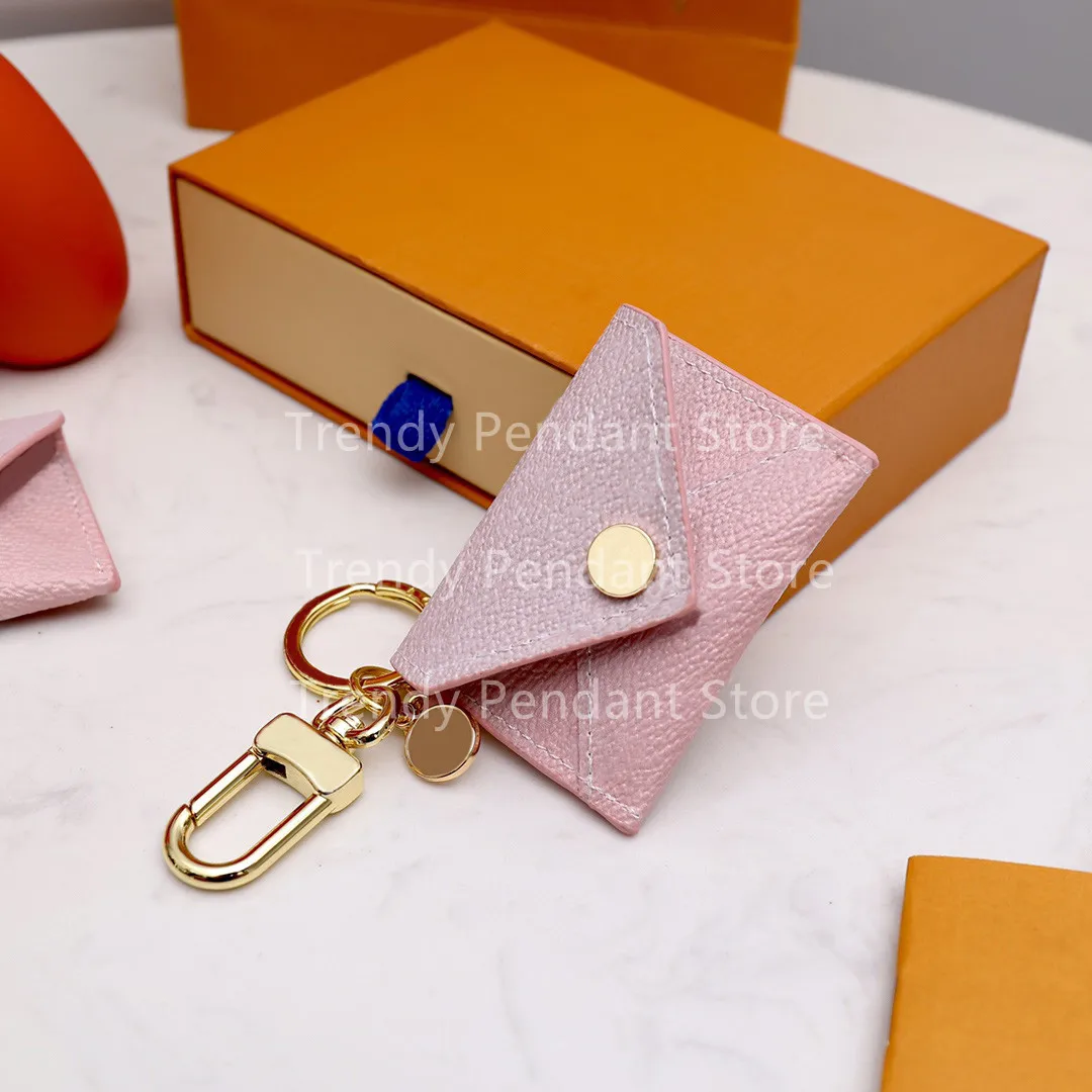 

New Hot-Selling Luxury Brand High-Quality Old Flower Leather Pink Envelope Bag Keychain Fashion Bag Decoration Pendant Keychains