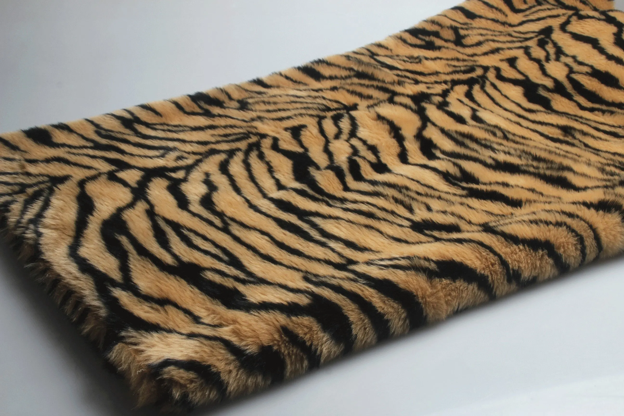 Леопардовые тканевые костюмы из искусственной шерсти с тигром зеброй коротким