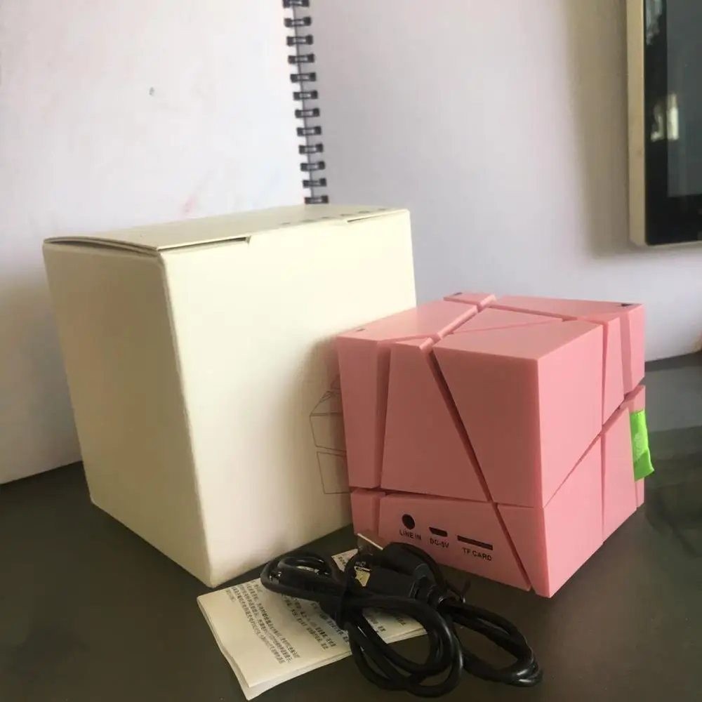 

Rubik's Cube Bluetooth Speaker Creative Colorful Light Mobile Phone Audio Portable Wireless High Frequency Speaker Birthday Gift