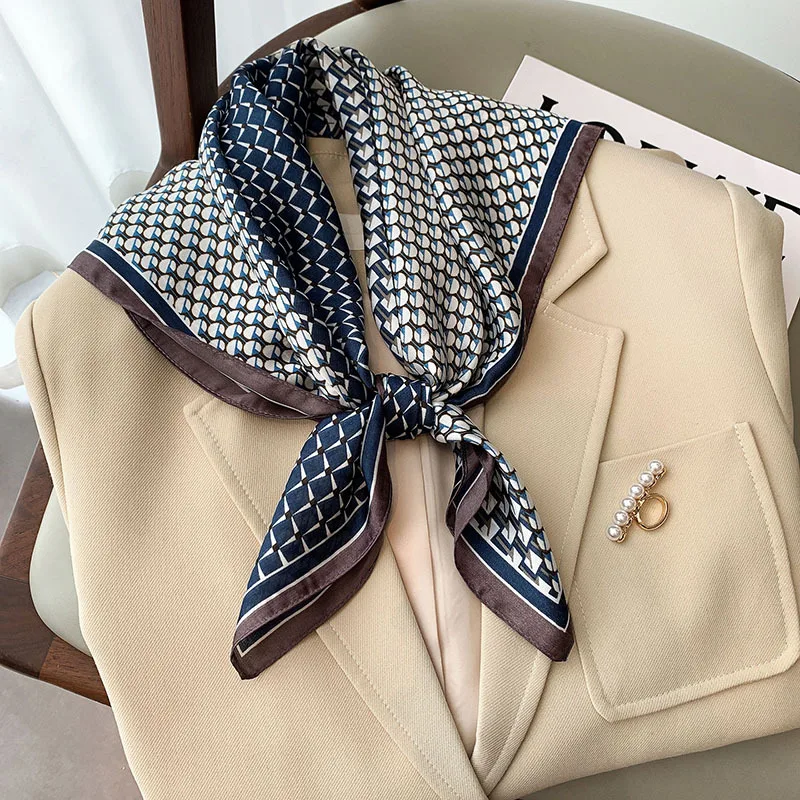 

Платок женский Шелковый, 70 Х70 см, 2022