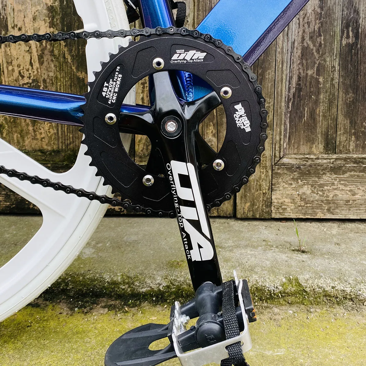 Серый Трековый велосипед с фиксированной передачей одной скоростью