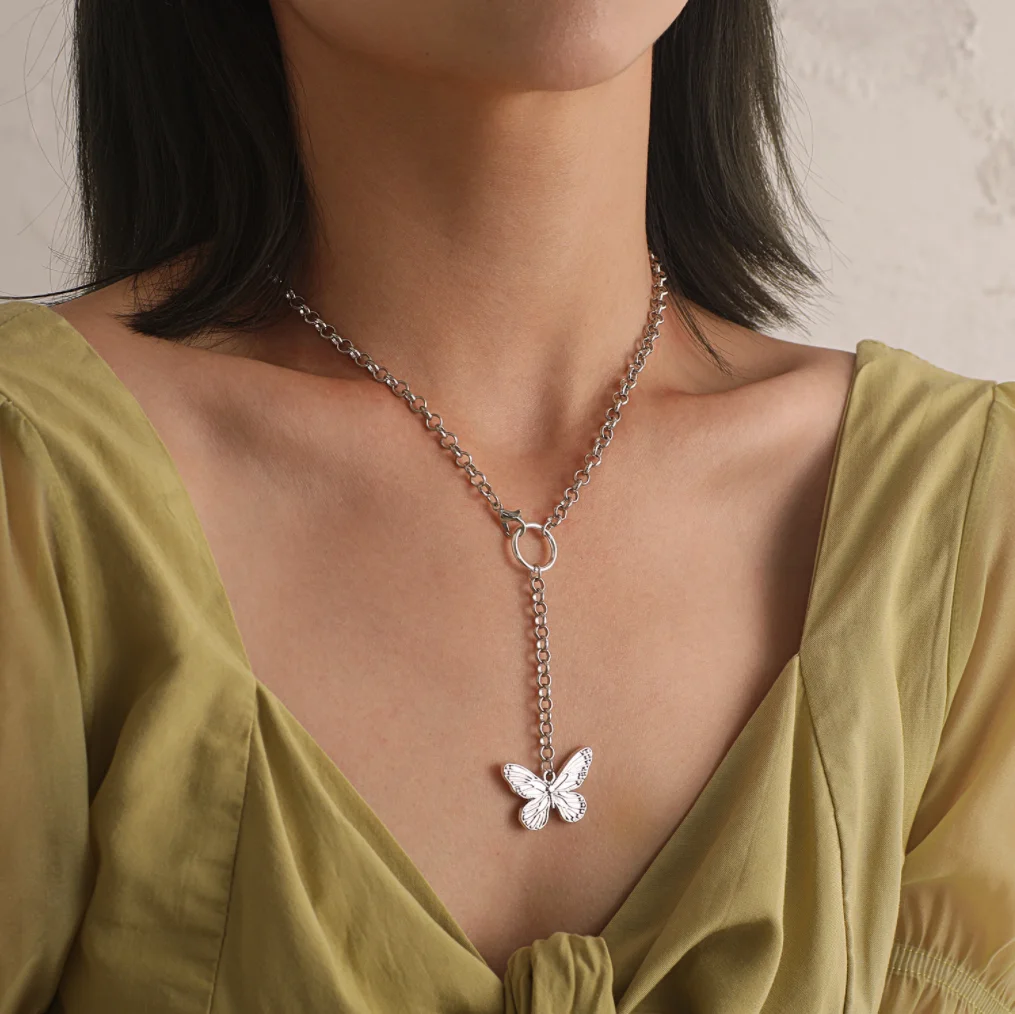 

Ladies Fashion All-match Pendant Pendant Jewelry Butterfly Hollow Clavicle Chain Simple Temperament Gift collares colgantes