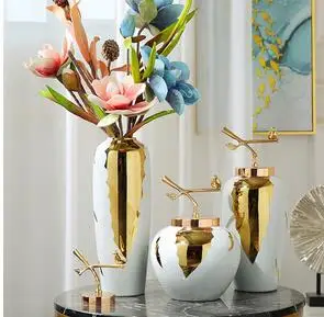 

MODERN LUXURY FLOWER VASE WITH LID LIVING ROOM TABLE DECORATION CREATIVE CERAMIC GILT FLOWER VASE HOME DECORATION ACCESSORIES
