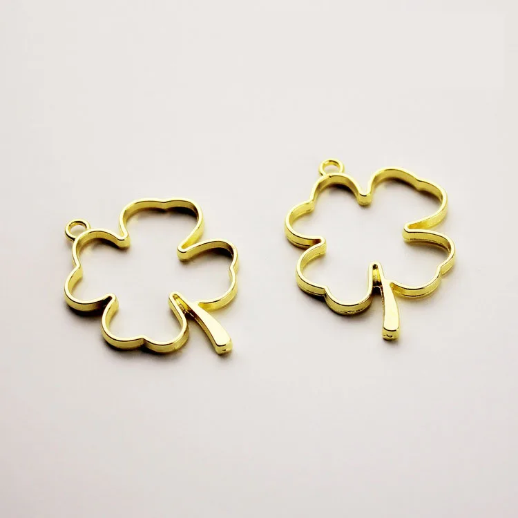 Кулон в виде четырехлистного клевера с открытой рамкой очаровательный контур 4