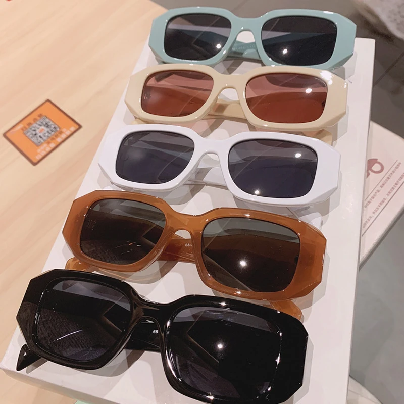 

2021 New Fashion Small Square Gradient Sunglasses For Women Vintage Green Brown Elegant Sun Glasses Female Black White Eyewear
