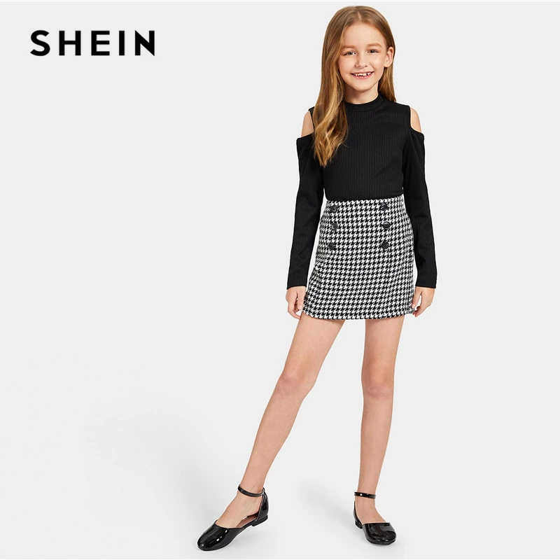 SHEIN/Детский комплект из двух предметов: черная трикотажная футболка с открытыми плечами и юбка в ломаную клетку, г. Осенний повседневный комплект из двух предметов с длинными рукавами