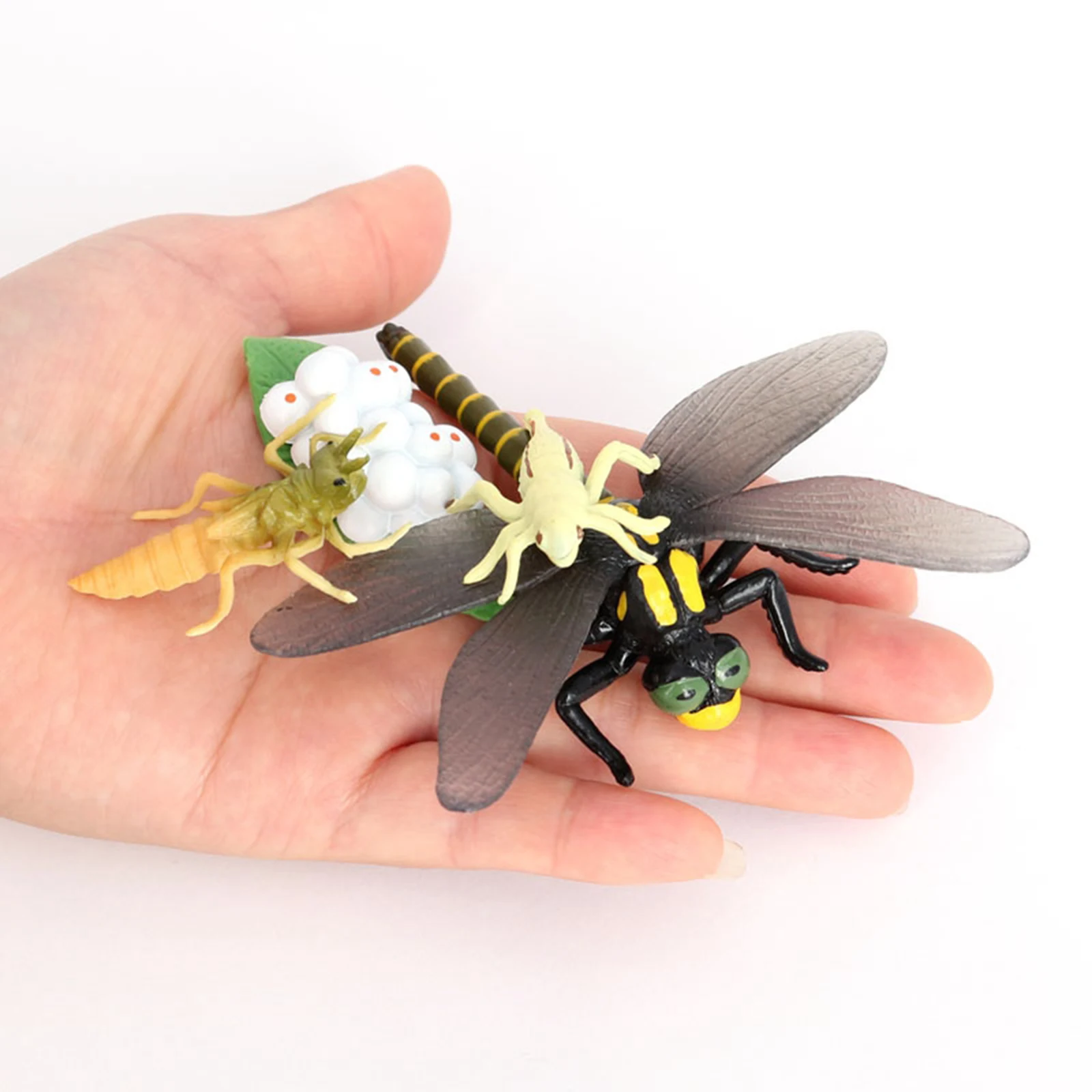 Пластиковые фигурки в ассортименте насекомые стрекоза жуки модель детские