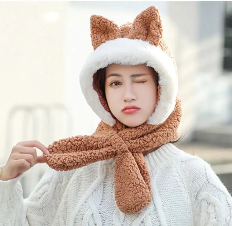 Комплект из шапки и шарфа с кошачьими ушками меха ягненка женская зимняя шапка