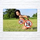 Постер с изображением девушки на траве, Современная Картина на холсте, поп-мода, Настенная картина, украшение для гостиной