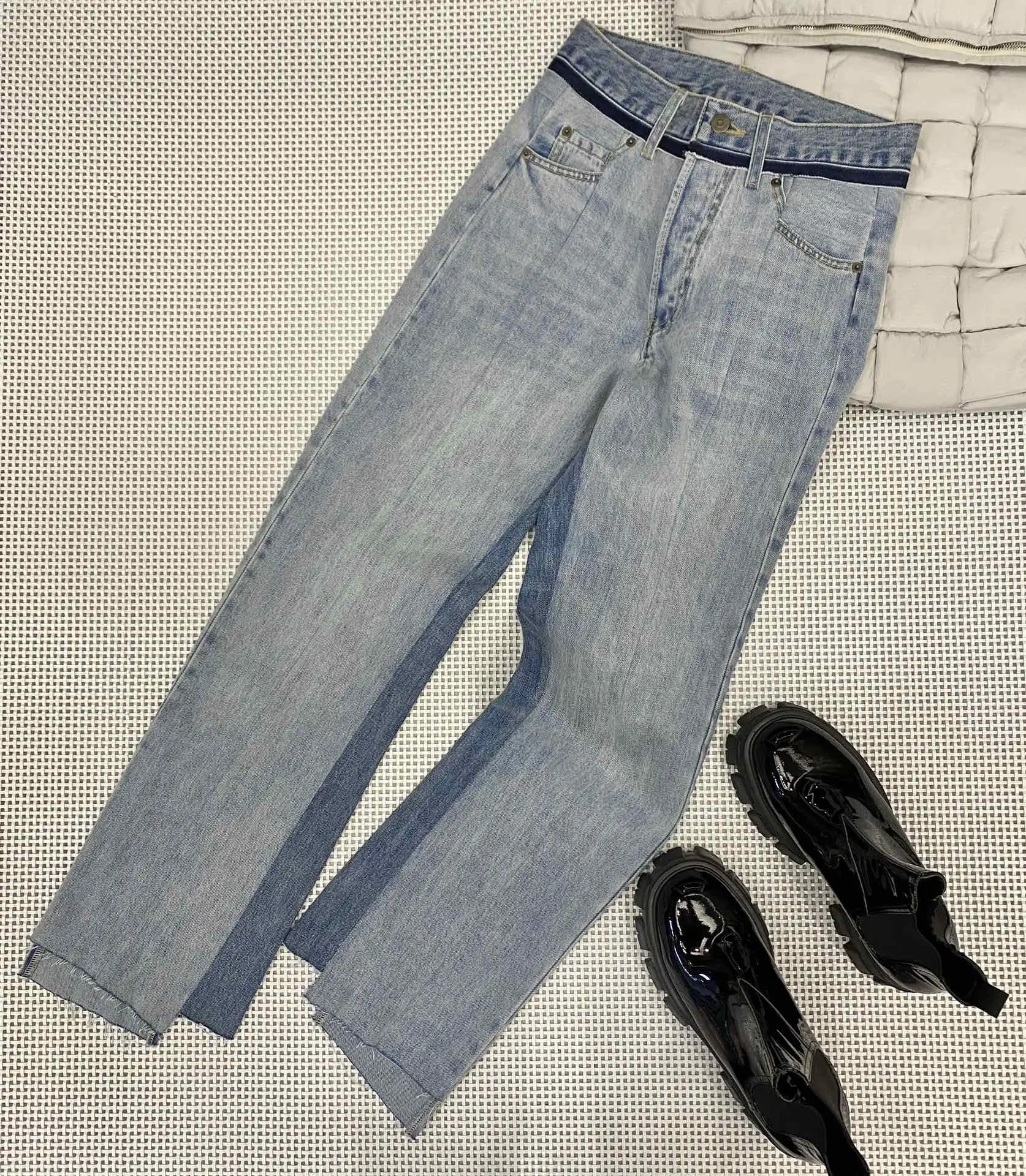 

2023 women's loose fashion mid-high waist contrast jeans 1102