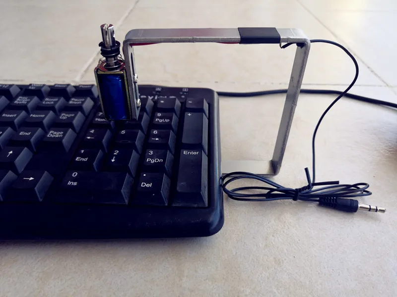 Компьютерная клавиатура кликер физический автоматический случайный клик -