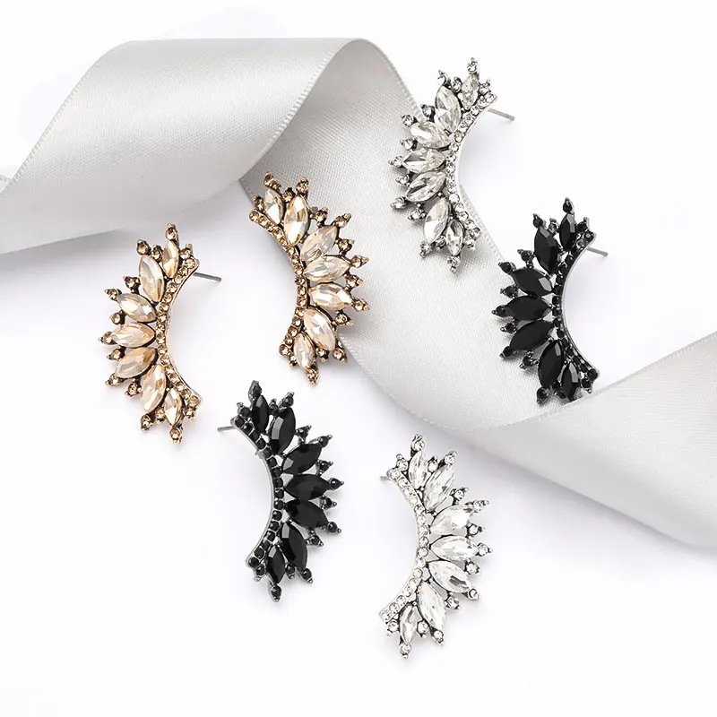 

2021 Korea Fashion Simple Earrings Metal Rhinestone Geometric Stud Earrings Creative Party Exquisite Women's Jewelry