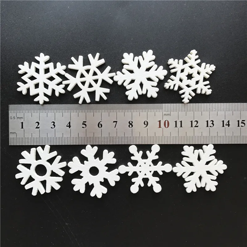 50pc 35mm Mix Shape Wooden White Snowflakes Christmas Ornaments Xmas Pendants New Year Christmas Decorations for Home