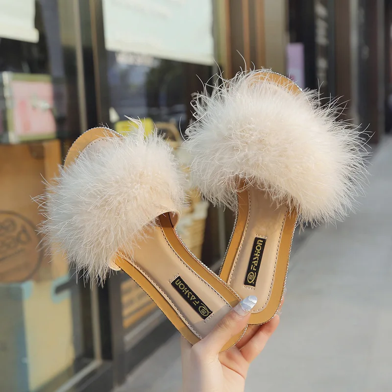 

Outside wearing fur slippers female open toe low heel thick with 2019 summer new simple fashion word cool drag female