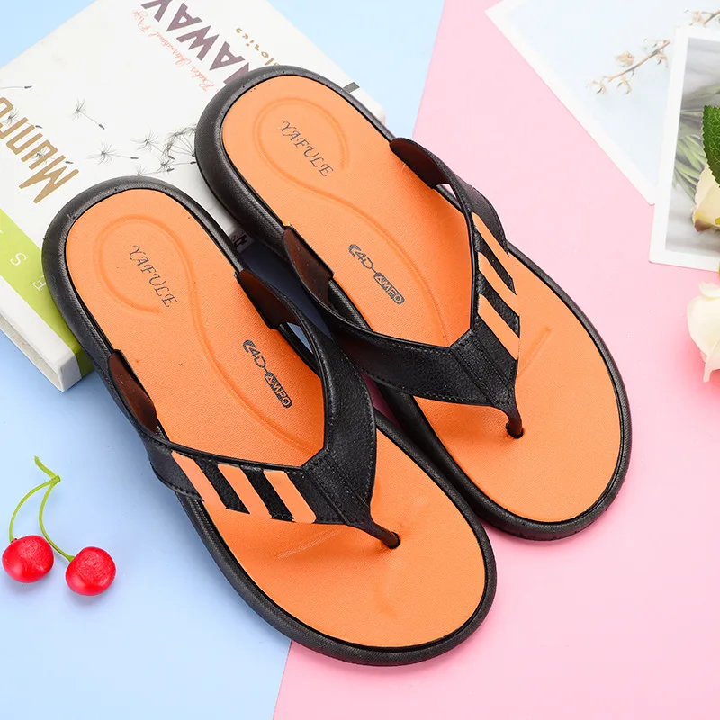 

Plastic flip flops men's fashion slippers wear on the beach outdoor leisure sandals