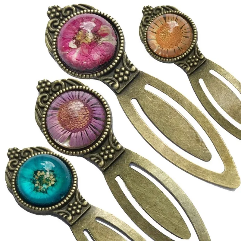 

Multicolor Dried Flower Bookmark Kawaii Chrysanthemum Metal Vintage Bronze Glass Book Mark School Stationery Children Gift