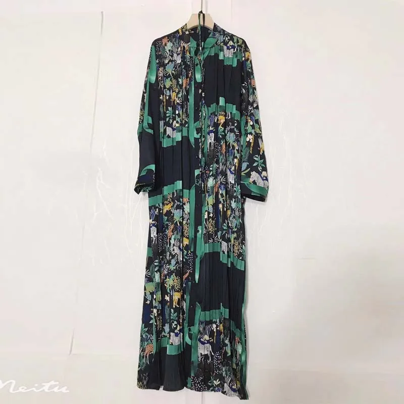 

2021 Bohemian Dress Women Floor Length Batwing Sleeve V-Neck Gold Print High Elastic Silk Elegant New Summer Elastic Silk Floor