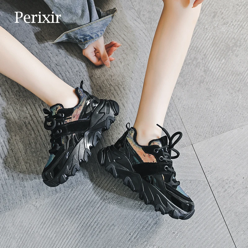 

Кроссовки женские из натуральной кожи, на шнуровке, с круглым носком