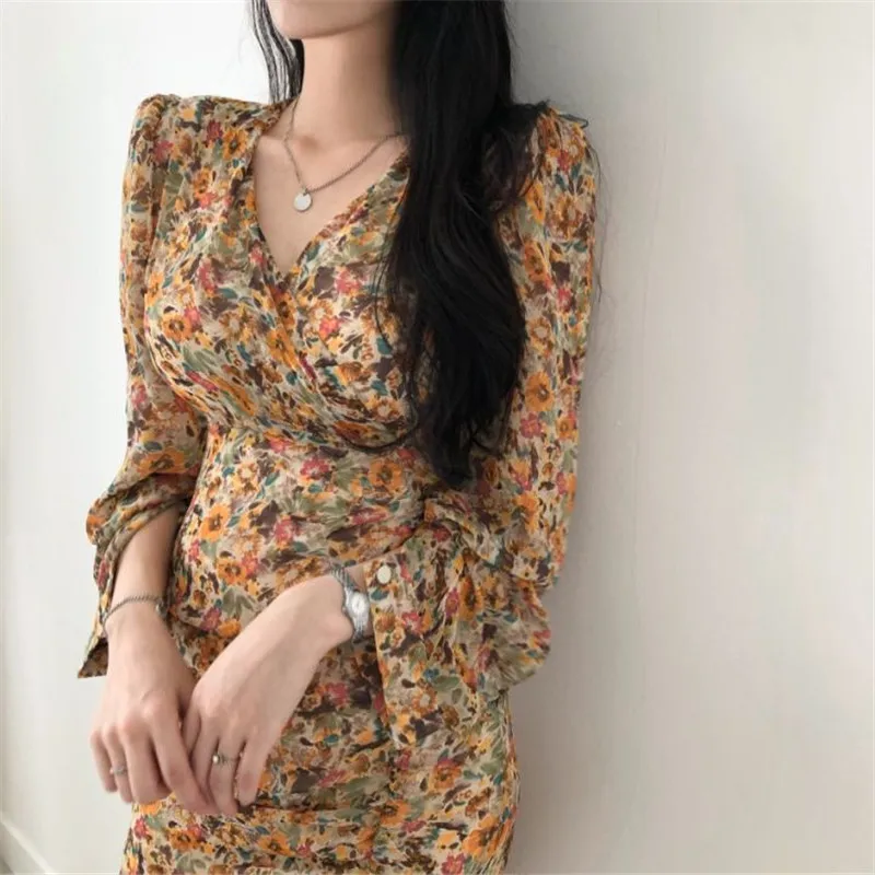 

2021 retro V-neck floral dress women