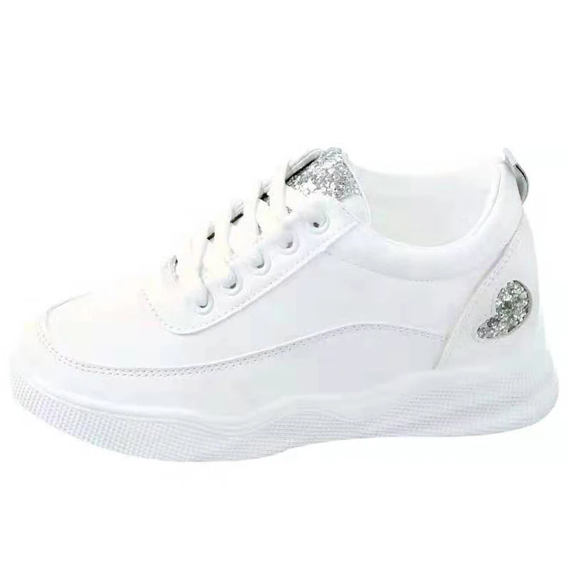 Женские кроссовки увеличивающие рост белые удобные уличные с сердечками Новинка