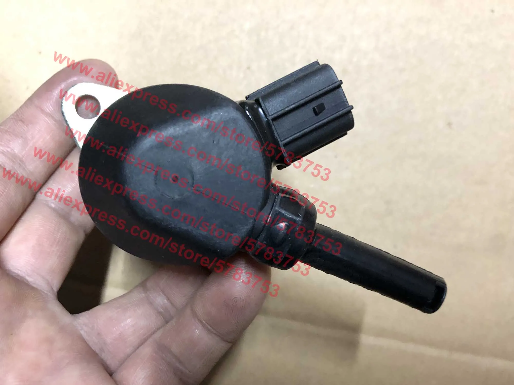 Электромагнит Kubota 1G772-60012 выключаемый соленоид 1G772-60010 / 1G772-60013 1G772-60014 двигатель V3307