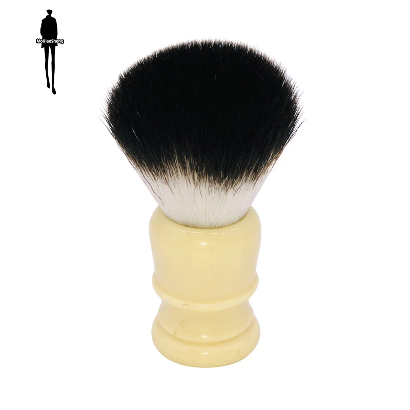 Щетка для бороды с мягкой щетиной не раздражает кожу. Мужское средство чистки.