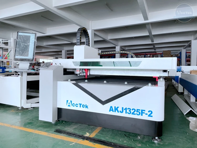 Two Laser Heads Fiber Cutting Machine Carbon 4X8ft CNC Cutter 1325 1530 |