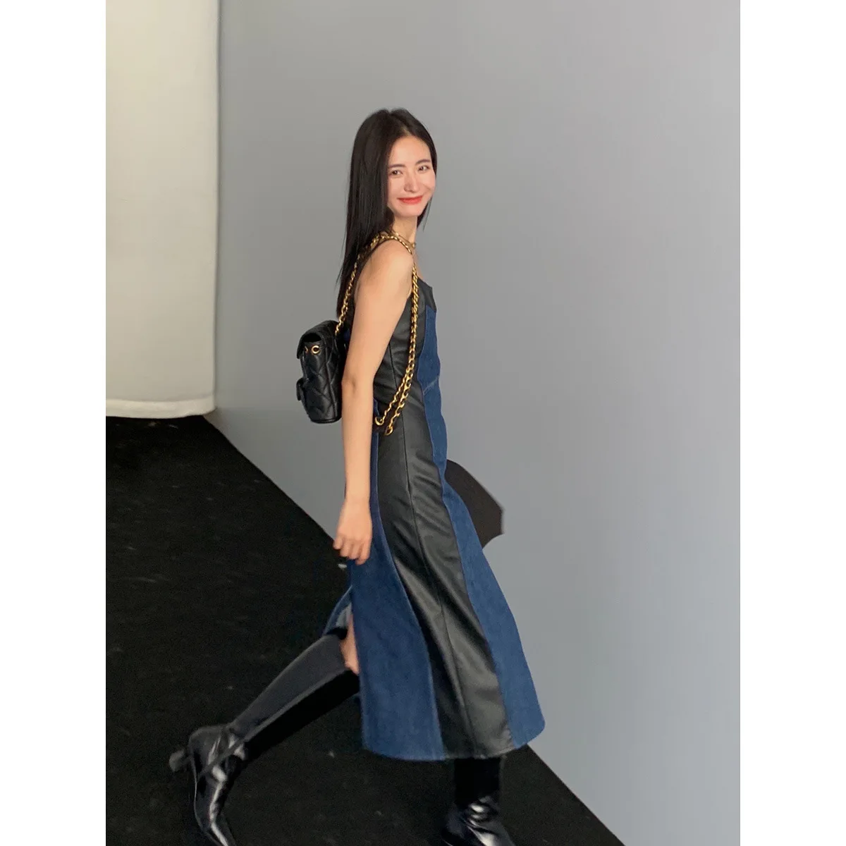 Женское платье 2022 осень шикарные Спагетти ремень Сплит Джинсы Сращивание ПУ кожа