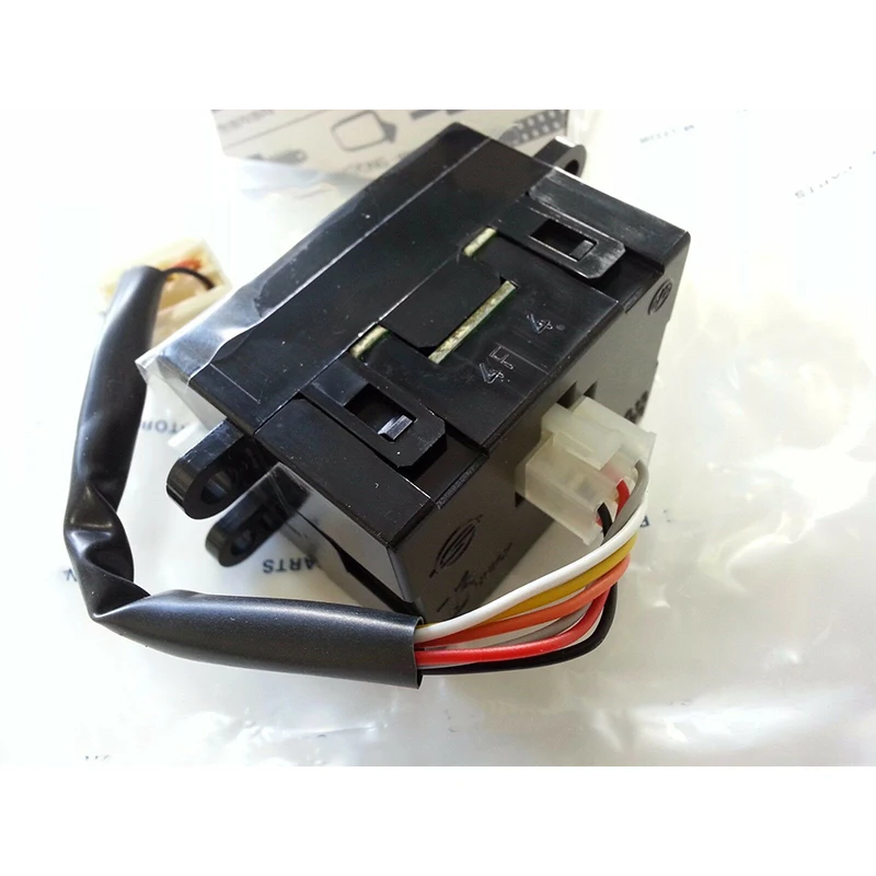 Цифровые часы в сборе для Ssangyong Rexton 2002 2005 OEM 8111008010LAM|Переключатели и рычаги авто| |