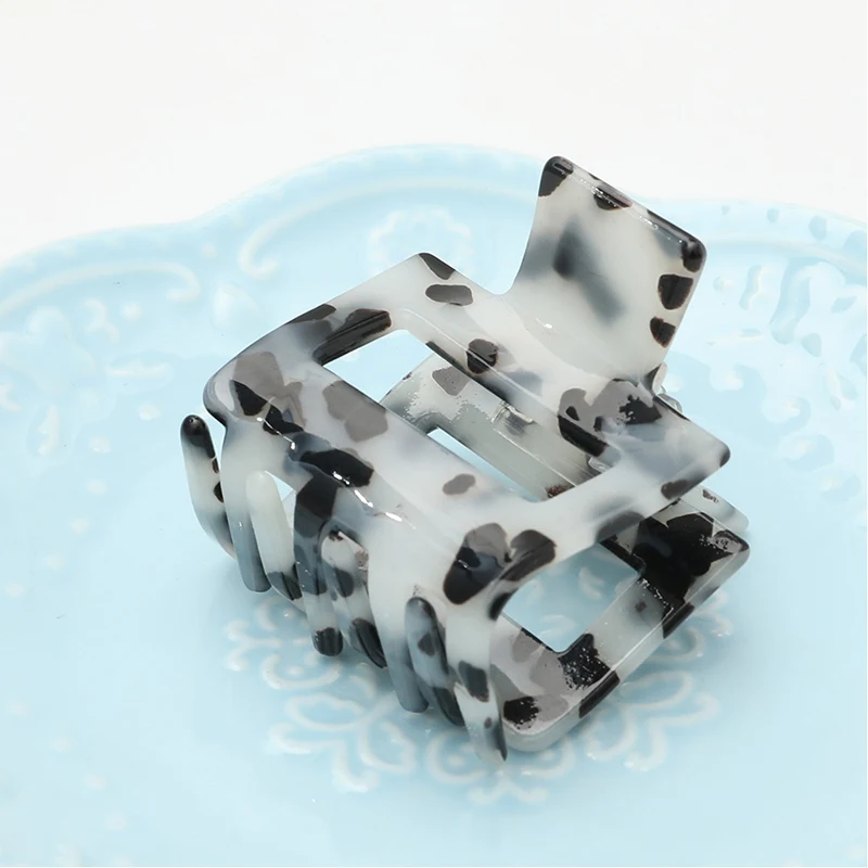 

Fashion Acrylic Women Hair Claws Hair Styling Tool Simple Plastic Pure Color Hair Clips Wholesale Korean Retro Make up Hairdress