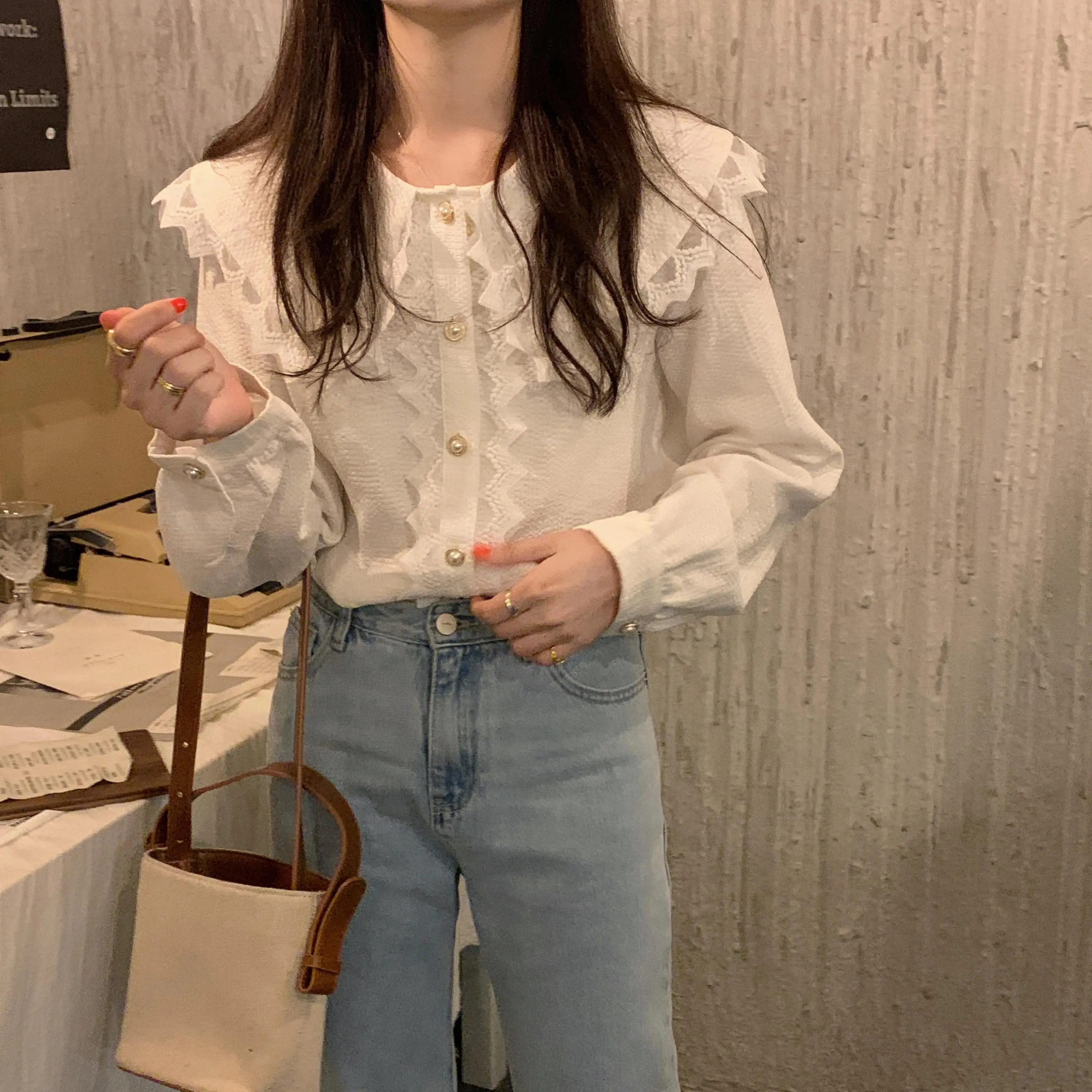 

Korean Summer White Loose Sweet Peter Pan Collar Elegance Office Lady Blouse Women Chic New Shirts Lace Gentle Female Tops