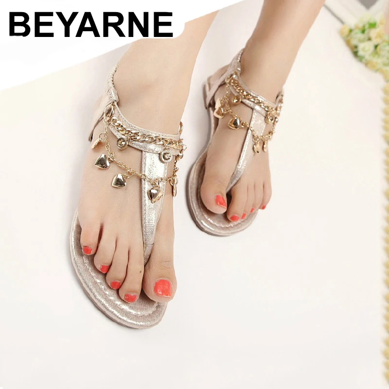 BEYARNE designer metal chains gladiator sandals women heart pendant sandalia feminina black/gold glitter flip flops summer shoes | Обувь