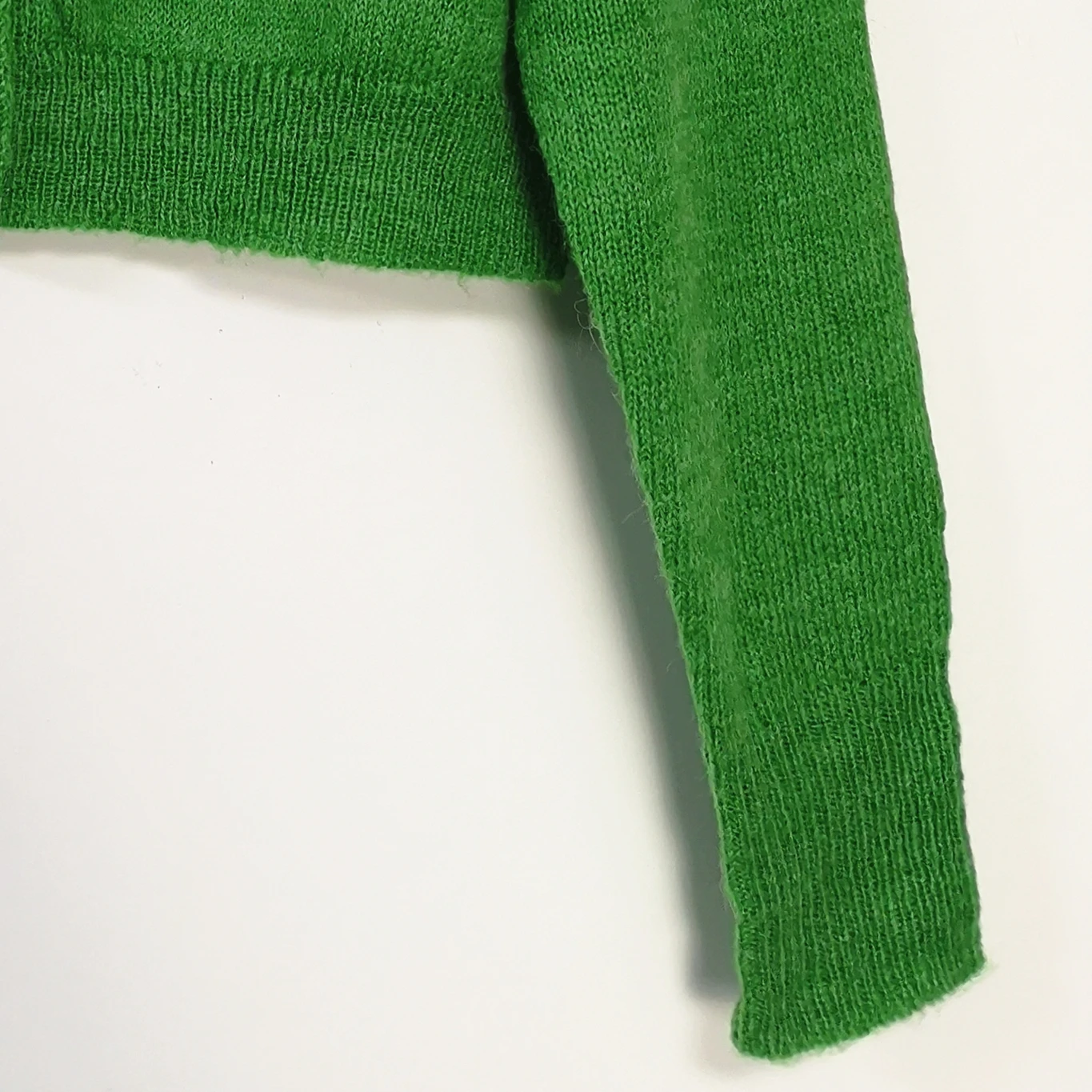 Зеленый пушистый Укороченный кардиган с пуговицами спереди, вышитый Liv свитер в стиле Харадзюку, вязаный кардиган для женщин/ от AliExpress WW