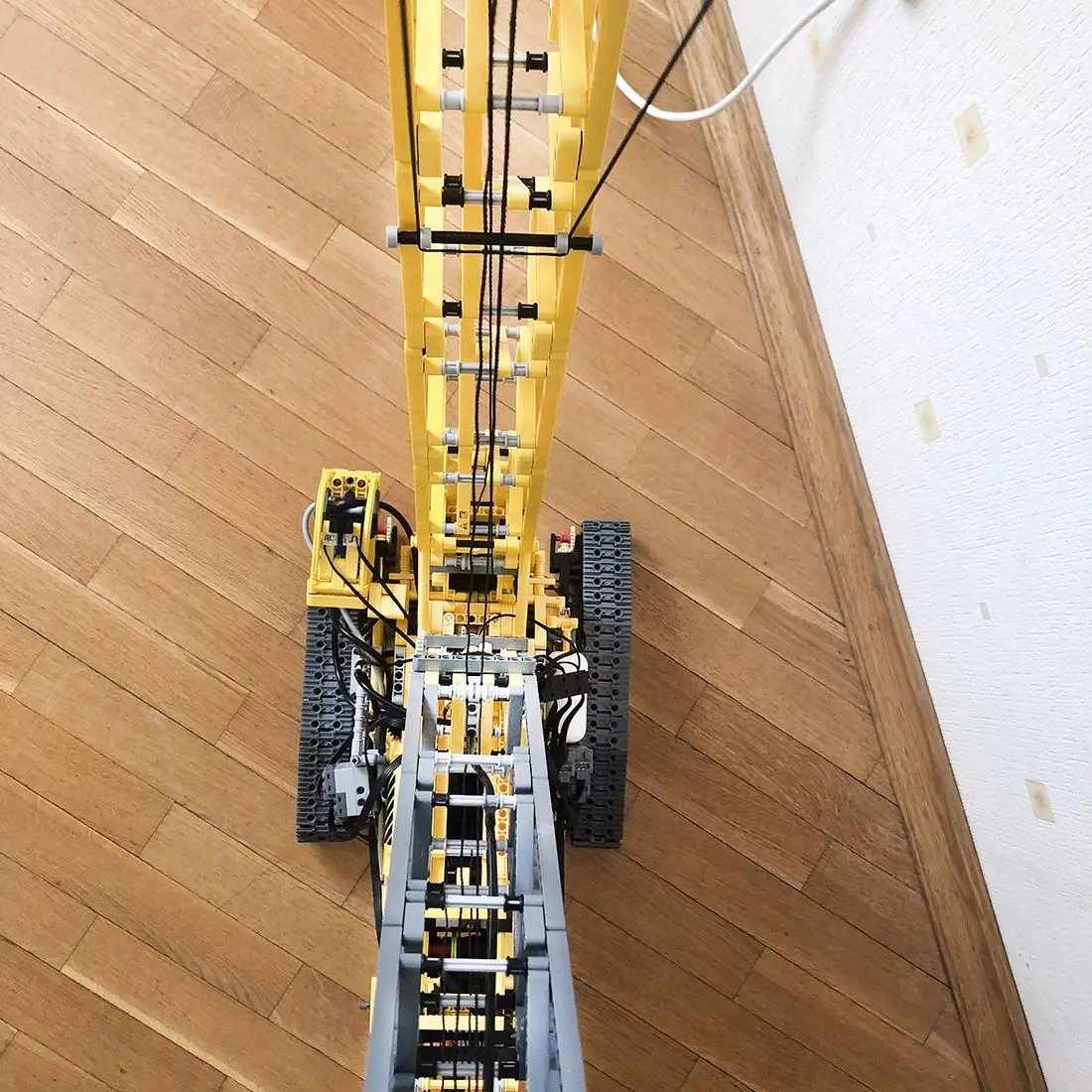 

Ship in 7-10 days(Designed by OleJka)3846Pcs MOC-39663 RC Crane 2020 LR 11000 Crane Bricks with 10 Motors - Dynamic Version