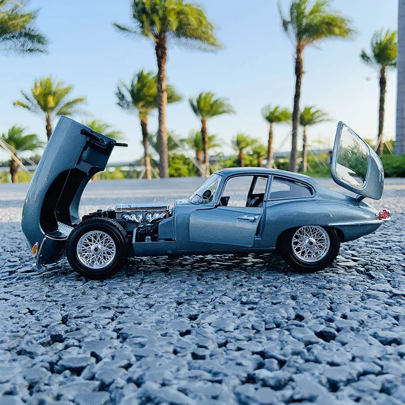 Bburago 1:18 Jaguar E type Coupe классический автомобиль из сплава Ретро модель автомобиля