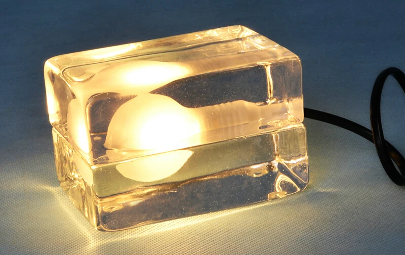 Настольная лампа ice cube. Ice cube светильник. Ice lamp. Лампа block lamp. Ice lamp.