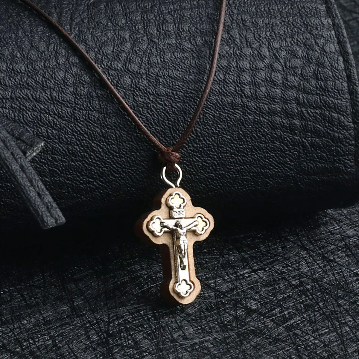 Ожерелье с крестом из дерева для мужчин и женщин маленькая цепочка кулоном в виде