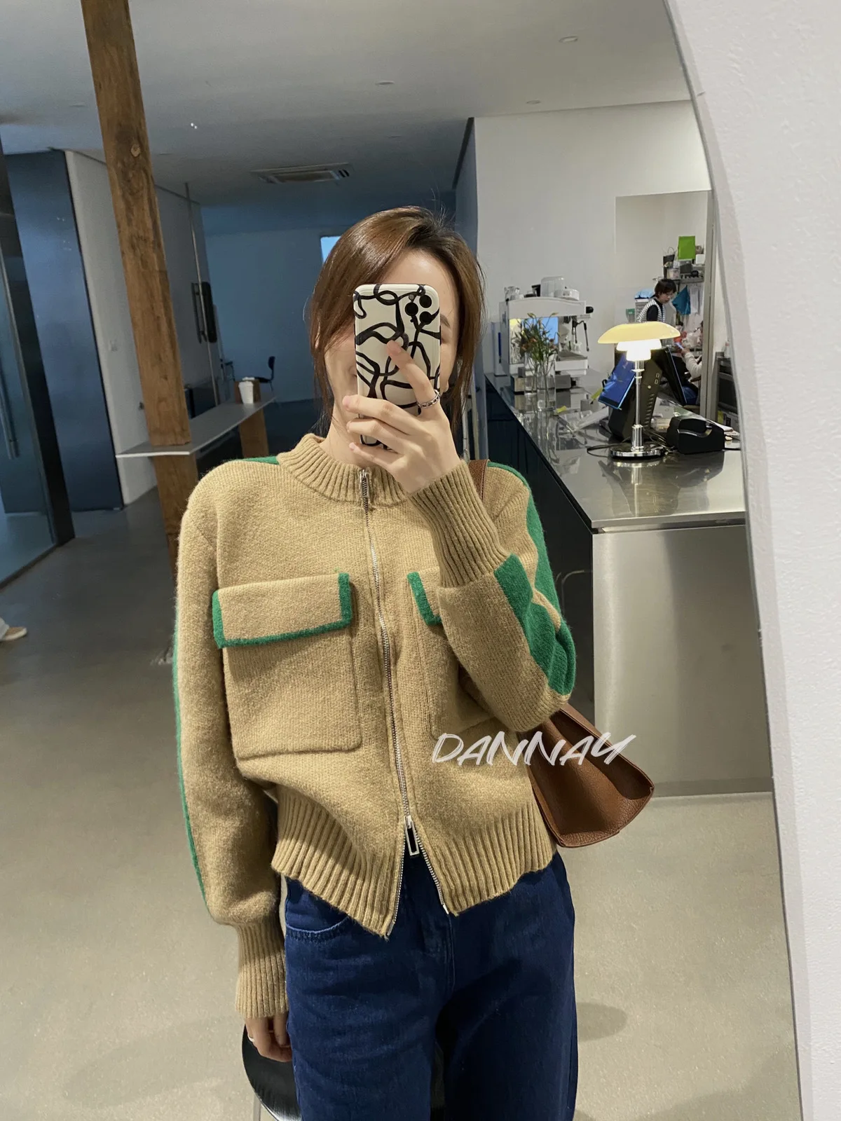 

Новинка Осень-зима 2021, свитер на молнии в стиле ретро, Женский дизайнерский нишевый короткий Свободный вязаный кардиган, куртка, модный топ