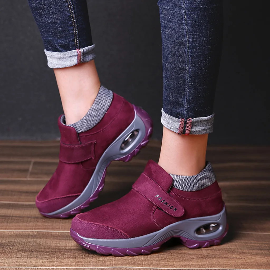 Женские кроссовки на толстой подошве легкие дышащие с подушкой качалкой