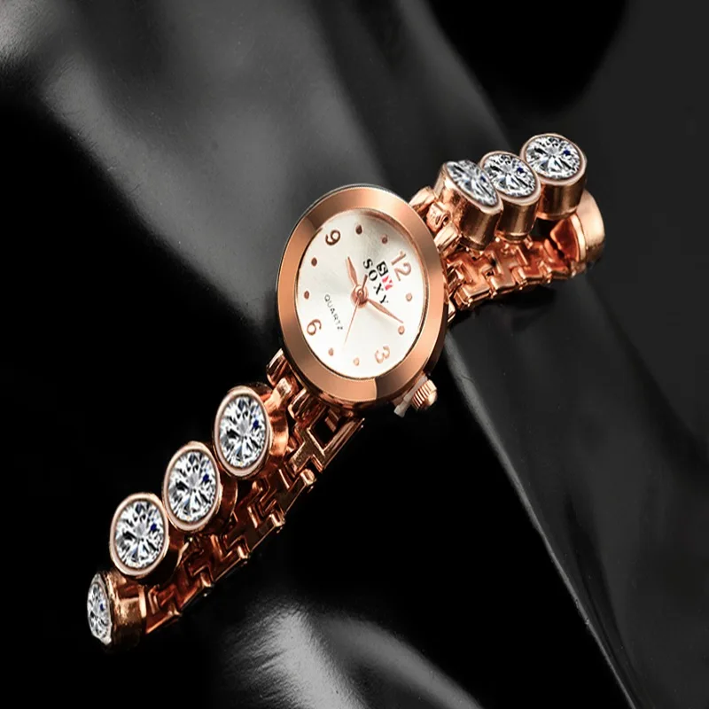 Часы наручные женские кварцевые под розовое золото с браслетом из нержавеющей