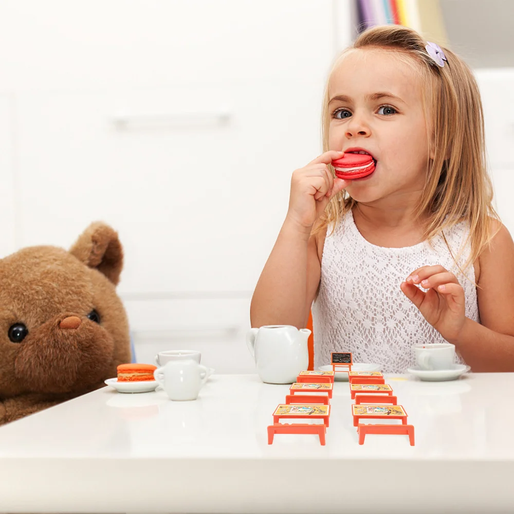 

13pcs Mini Classroom Scene Adornment Mini Wooden Desk Chair Blackboard Model