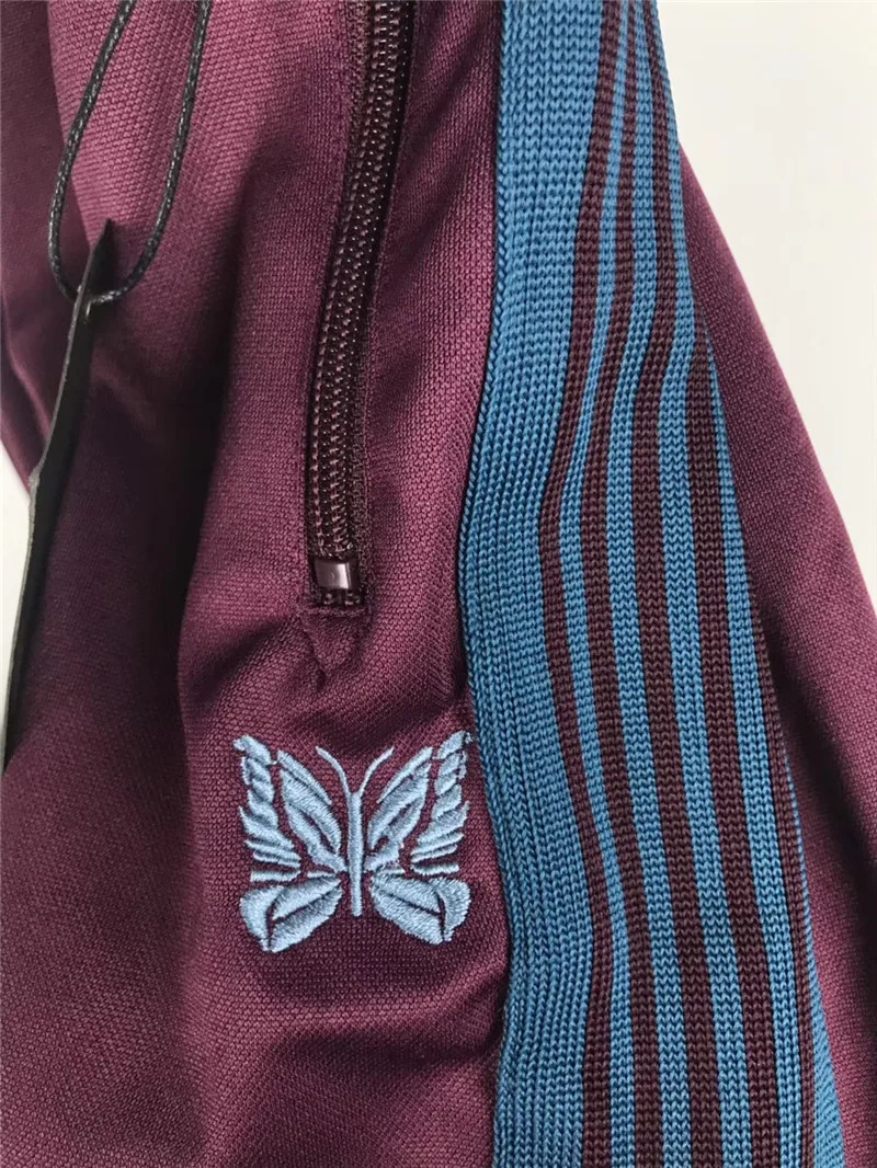 Фиолетовые спортивные штаны AWGE с вышивкой в виде бабочек бархатные полосатые